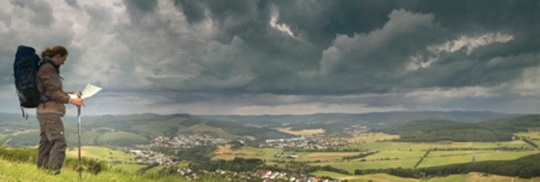 Ein herrlicher Ausblick auf das hessische Mittelgebirge (Foto: Uwe Schäfer)