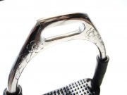 Edler Sicherheits-Steigbügel mit Gelenken - Silber, verziert,  1 Paar